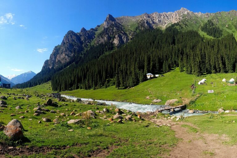 Пейзажи Алтын-Арашана