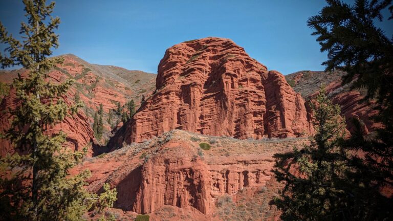 Жети-Огуз — Семь Быков в Караколе